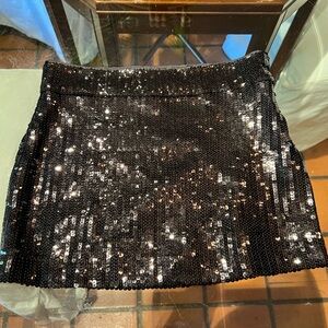 sequence mini skirt in black so cute